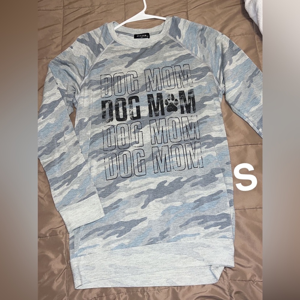 Dog Mom Long Sleeve Shirt